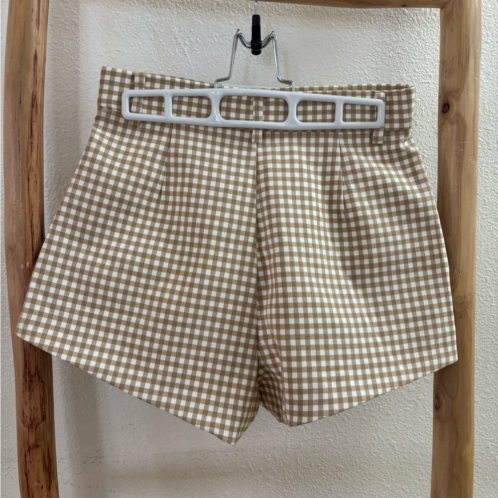 Zara Shorts - Picture 2 of 4